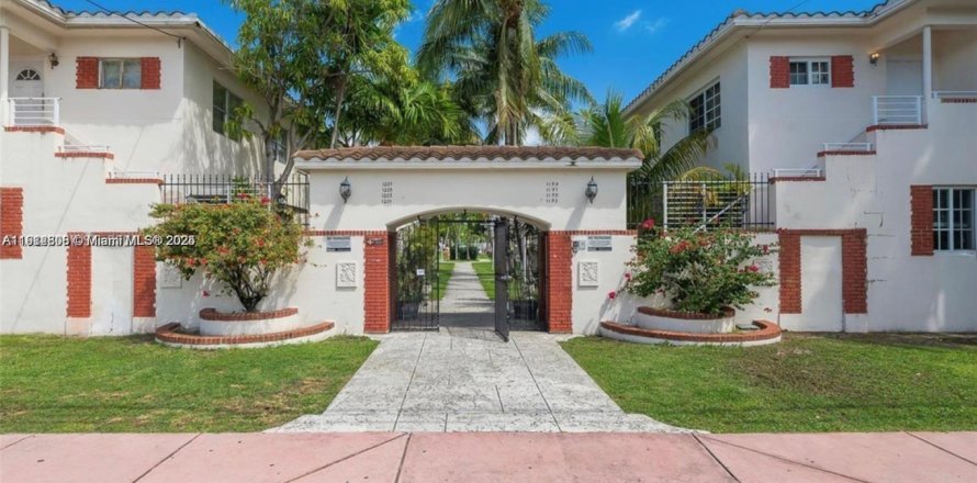 Condo in Miami Beach, Florida, 1 bedroom  № 1970713