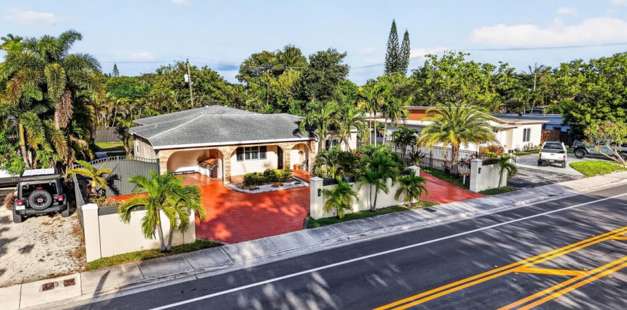 Casa en Fort Lauderdale, Florida 3 dormitorios, 195.75 m2 № 2175963