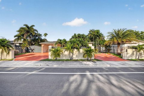 Casa en venta en Fort Lauderdale, Florida, 3 dormitorios, 195.75 m2 № 2175963 - foto 5
