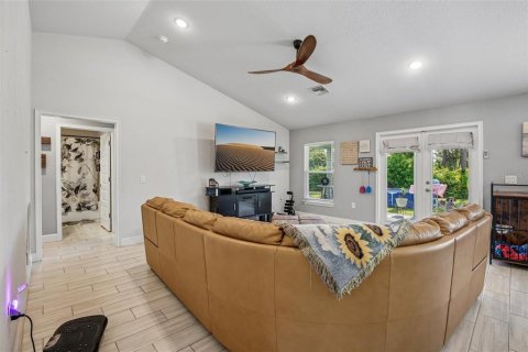 Villa ou maison à vendre à Port Charlotte, Floride: 4 chambres, 161 m2 № 2315315 - photo 9