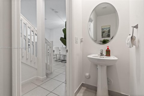 Adosado en venta en Miami, Florida, 3 dormitorios, 154.4 m2 № 1804340 - foto 15