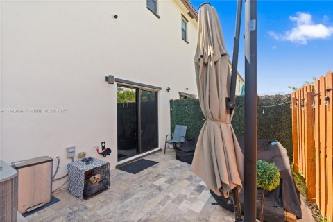 Adosado en venta en Miami, Florida, 3 dormitorios, 154.4 m2 № 1804340 - foto 29