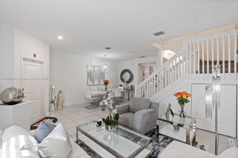 Adosado en venta en Miami, Florida, 3 dormitorios, 154.4 m2 № 1804340 - foto 11