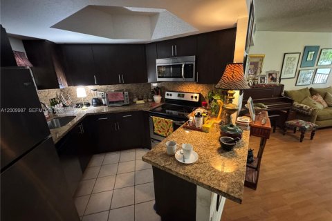 Condominio en venta en Doral, Florida, 1 dormitorio, 75.25 m2 № 2091112 - foto 6