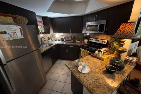 Condominio en venta en Doral, Florida, 1 dormitorio, 75.25 m2 № 2091112 - foto 5