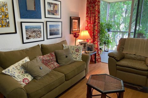 Condominio en venta en Doral, Florida, 1 dormitorio, 75.25 m2 № 2091112 - foto 17