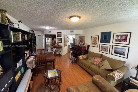 Condominio en venta en Doral, Florida, 1 dormitorio, 75.25 m2 № 2091112 - foto 16