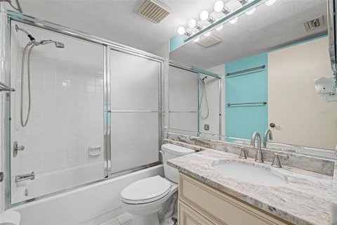 Condo in Oldsmar, Florida, 2 bedrooms № 2371227 - photo 11