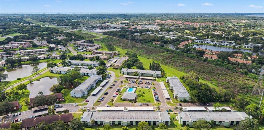 Condo in Oldsmar, Florida, 2 bedrooms № 2371227