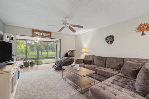 Condo in Oldsmar, Florida, 2 bedrooms № 2371227 - photo 7