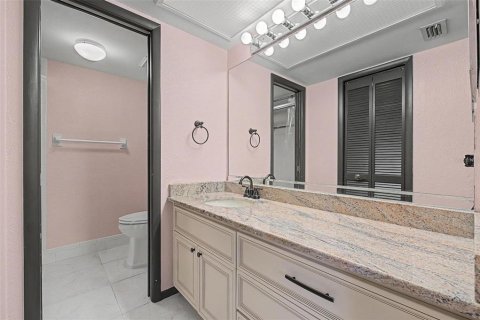 Condo in Oldsmar, Florida, 2 bedrooms № 2371227 - photo 9