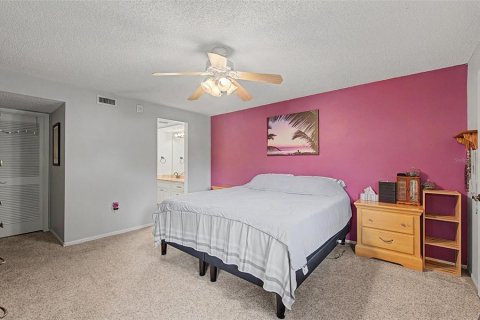 Condo in Oldsmar, Florida, 2 bedrooms № 2371227 - photo 8