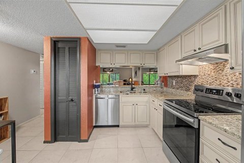 Condo in Oldsmar, Florida, 2 bedrooms № 2371227 - photo 4