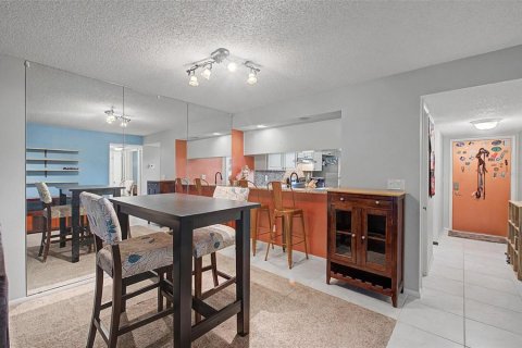 Condo in Oldsmar, Florida, 2 bedrooms № 2371227 - photo 5