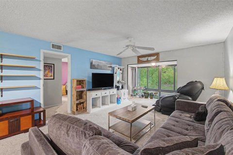 Condo in Oldsmar, Florida, 2 bedrooms № 2371227 - photo 6