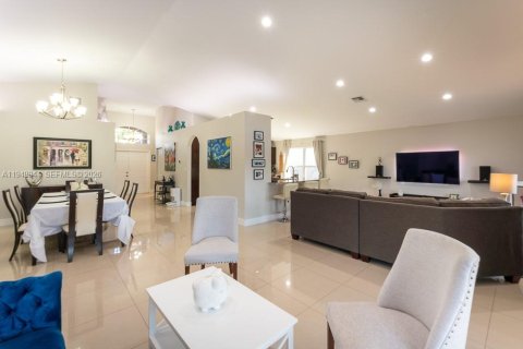 Villa ou maison à vendre à Miramar, Floride: 3 chambres, 168.62 m2 № 2004717 - photo 9