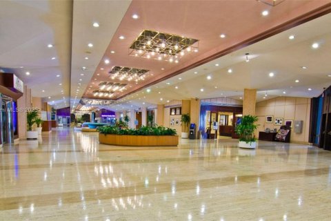 Copropriété à louer à Miami, Floride: 2 chambres, 91.97 m2 № 1921778 - photo 5
