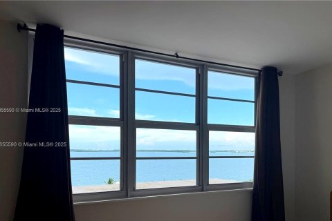 Copropriété à louer à Miami, Floride: 2 chambres, 91.97 m2 № 1921778 - photo 14