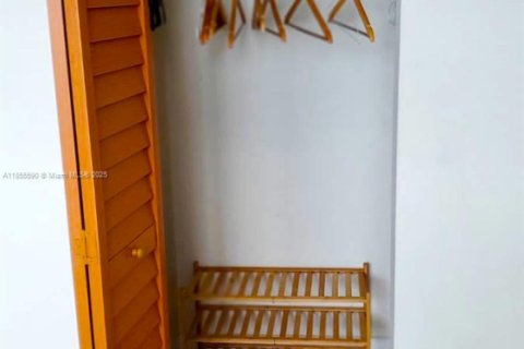 Copropriété à louer à Miami, Floride: 2 chambres, 91.97 m2 № 1921778 - photo 15