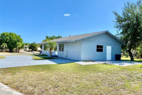 House in West Palm Beach, Florida 3 bedrooms, 125.6 sq.m. № 2182016 - photo 17