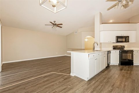 Villa ou maison à vendre à Valrico, Floride: 3 chambres, 138.98 m2 № 2275773 - photo 8