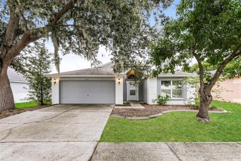 House in Valrico, Florida 3 bedrooms, 138.98 sq.m. № 2275773