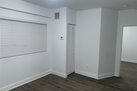 Appartement à louer à Coral Gables, Floride: 1 chambre, 54.35 m2 № 2038325 - photo 4
