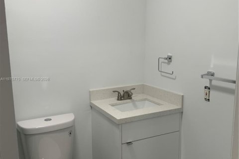 Appartement à louer à Coral Gables, Floride: 1 chambre, 54.35 m2 № 2038325 - photo 9