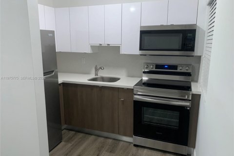 Appartement à louer à Coral Gables, Floride: 1 chambre, 54.35 m2 № 2038325 - photo 3