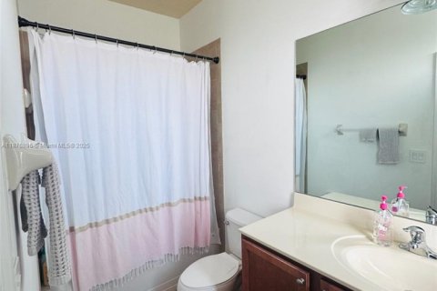 Adosado en alquiler en Cutler Bay, Florida, 2 dormitorios, 135.45 m2 № 1923789 - foto 17