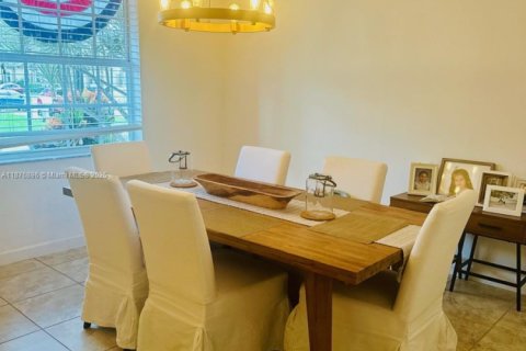 Adosado en alquiler en Cutler Bay, Florida, 2 dormitorios, 135.45 m2 № 1923789 - foto 5