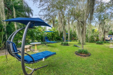 House in Cloud Lake, Florida 7 bedrooms, 273.23 sq.m. № 2082181 - photo 10