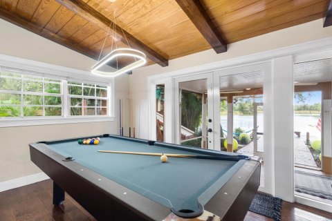 House in Cloud Lake, Florida 7 bedrooms, 273.23 sq.m. № 2082181 - photo 19