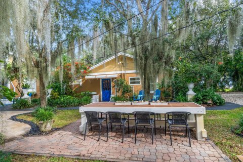 House in Cloud Lake, Florida 7 bedrooms, 273.23 sq.m. № 2082181 - photo 22