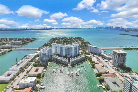 Condo à North Bay Village, Floride, 2 chambres  № 2080661