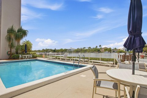 Copropriété à vendre à South Palm Beach, Floride: 2 chambres, 111.85 m2 № 2370601 - photo 21