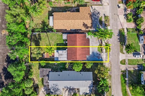 Снять в аренду виллу или дом в Майами-Шорс, Флорида 2 спальни, 163.51м2, № 2043700 - фото 17