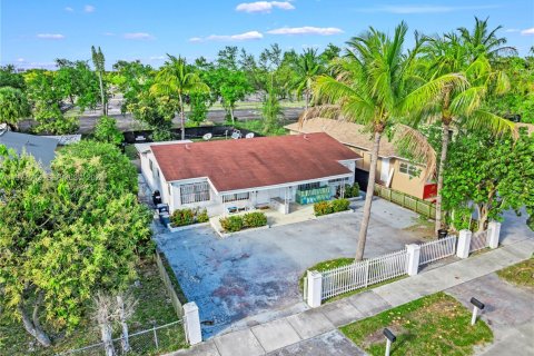 Дом в Майами-Шорс, Флорида 2 спальни, 163.51м2 № 2043700