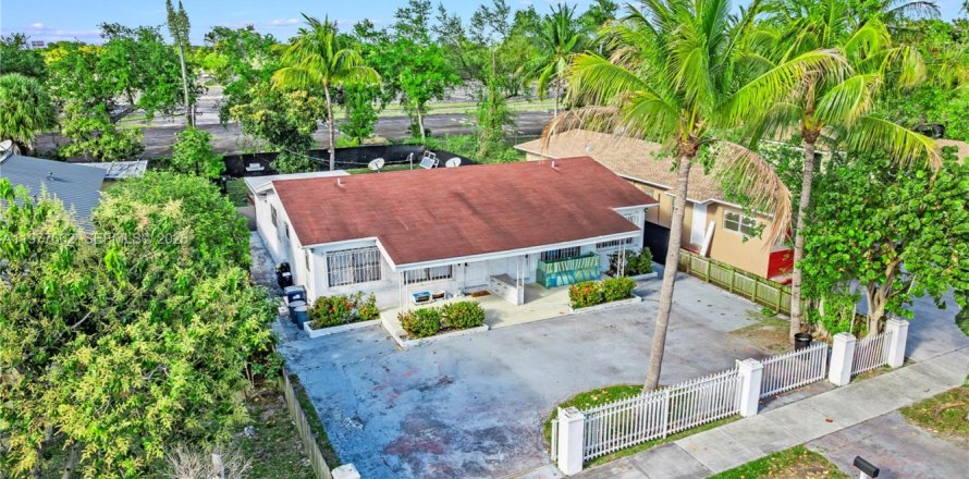 Дом в Майами-Шорс, Флорида 2 спальни, 163.51м2 № 2043700