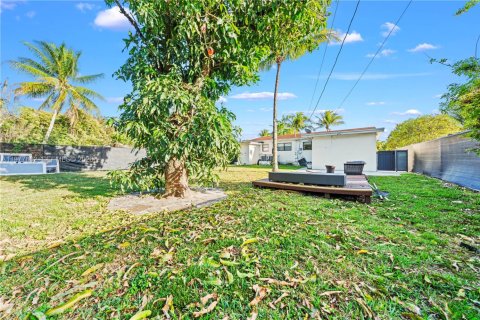 Снять в аренду виллу или дом в Майами-Шорс, Флорида 2 спальни, 163.51м2, № 2043700 - фото 14