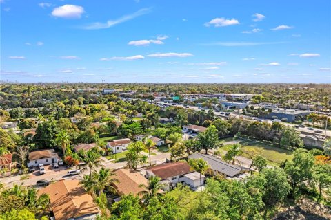 Снять в аренду виллу или дом в Майами-Шорс, Флорида 2 спальни, 163.51м2, № 2043700 - фото 15