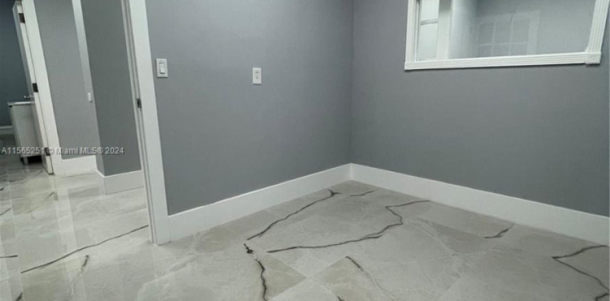 Oficina en Hollywood, Florida № 1102171