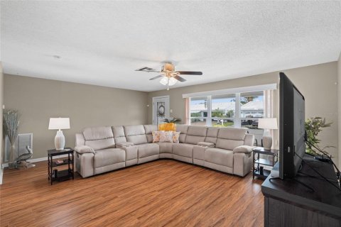 Copropriété à vendre à Pinellas Park, Floride: 2 chambres, 164.99 m2 № 1833111 - photo 6