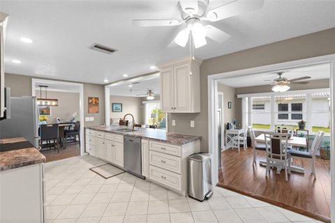 Copropriété à vendre à Pinellas Park, Floride: 2 chambres, 164.99 m2 № 1833111 - photo 15