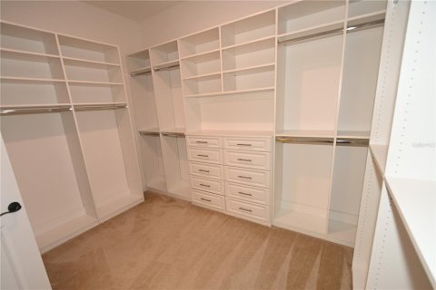 Casa en alquiler en Orlando, Florida, 6 dormitorios, 533.44 m2 № 1911651 - foto 21