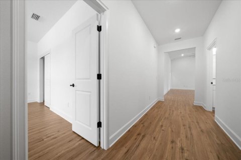 Villa ou maison à vendre à Weeki Wachee, Floride: 4 chambres, 191.47 m2 № 2197174 - photo 4