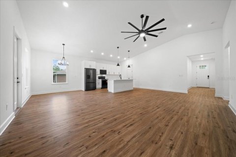 Villa ou maison à vendre à Weeki Wachee, Floride: 4 chambres, 191.47 m2 № 2197174 - photo 15