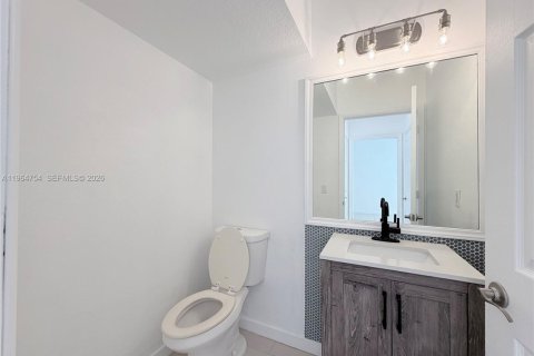 Adosado en alquiler en Pembroke Pines, Florida, 3 dormitorios, 129.88 m2 № 2029456 - foto 13