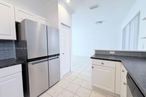 Adosado en alquiler en Pembroke Pines, Florida, 3 dormitorios, 129.88 m2 № 2029456 - foto 7
