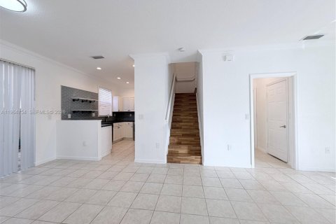 Adosado en alquiler en Pembroke Pines, Florida, 3 dormitorios, 129.88 m2 № 2029456 - foto 10